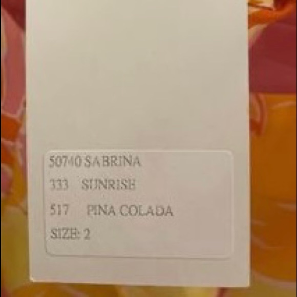 Lilly Pulitzer. Ladies S. Pina Colada print. Worn 4 times. Non smoking/cat home. - Picture 4 of 6